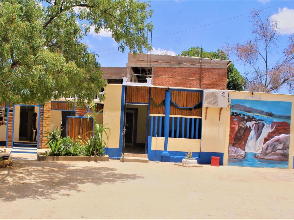 P Wake Guesthouse Opuwo Exterior photo