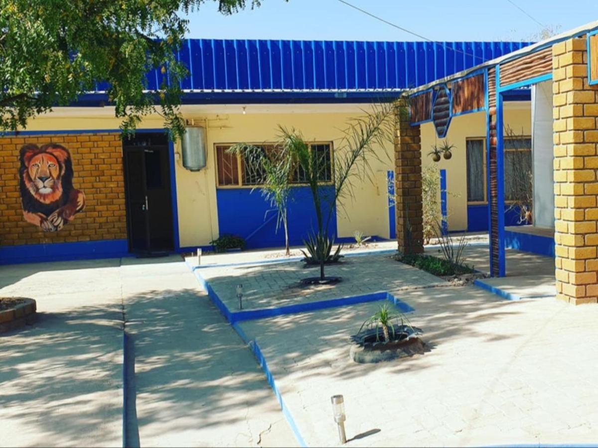 P Wake Guesthouse Opuwo Exterior photo