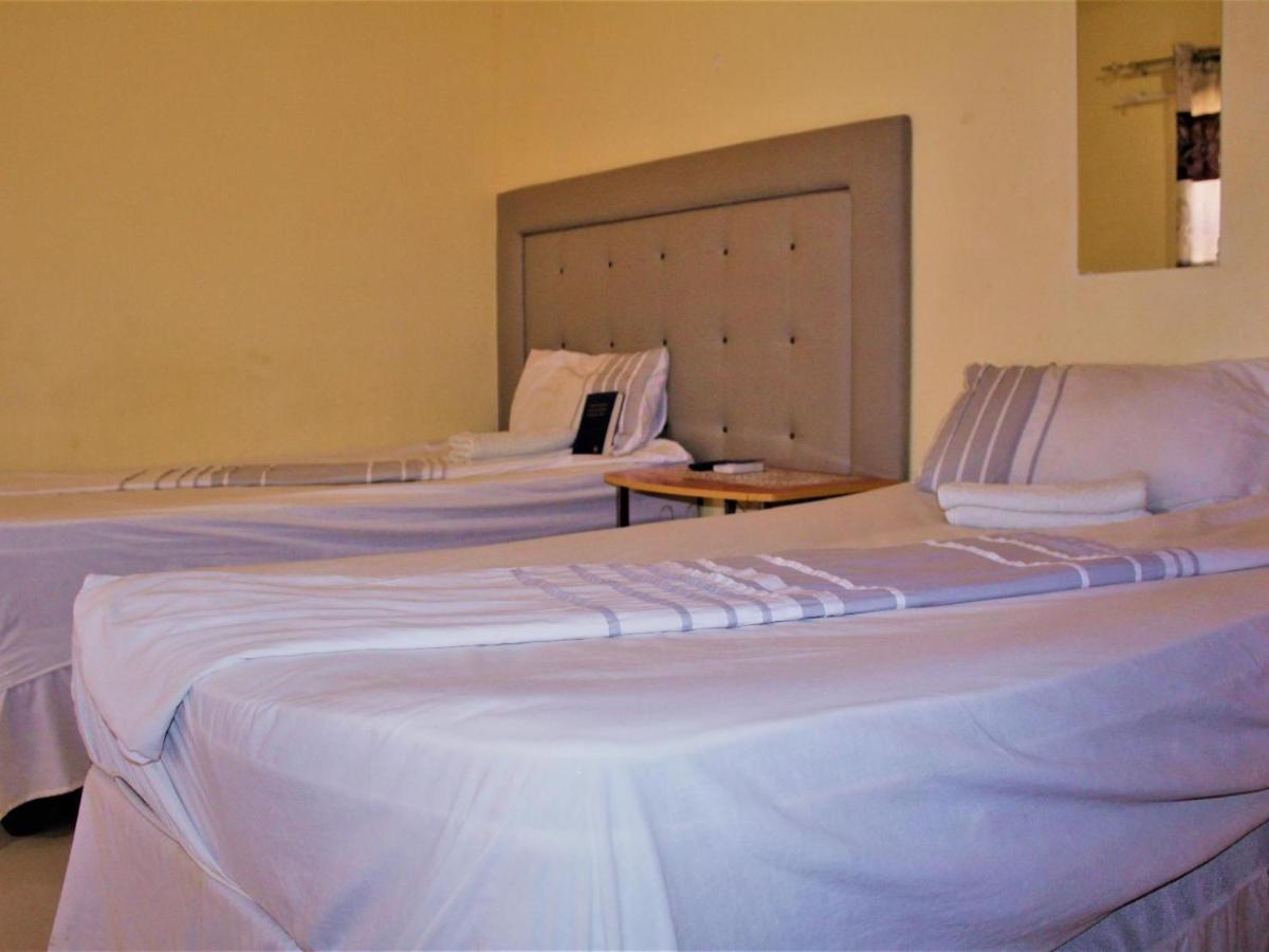 P Wake Guesthouse Opuwo Room photo